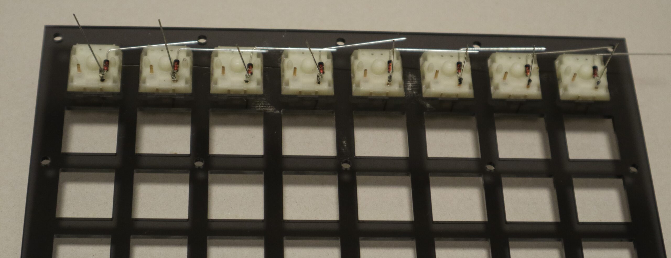1行分ダイオードを取り付ける