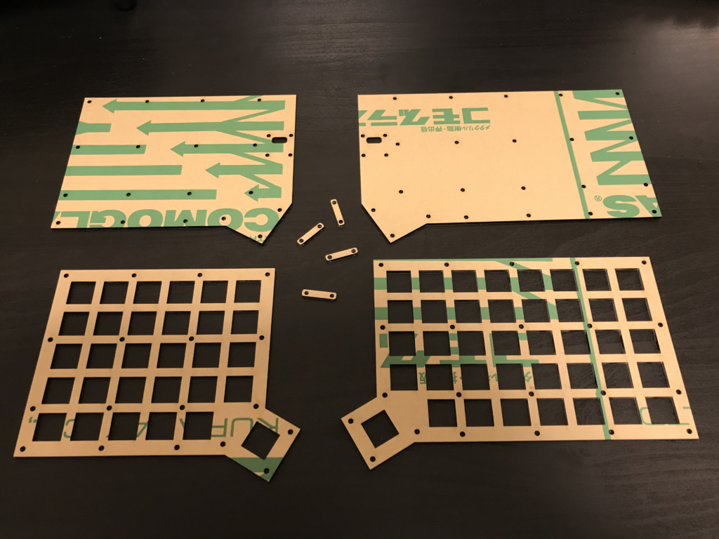 遊舎工房さんにカットいただいたプレート
